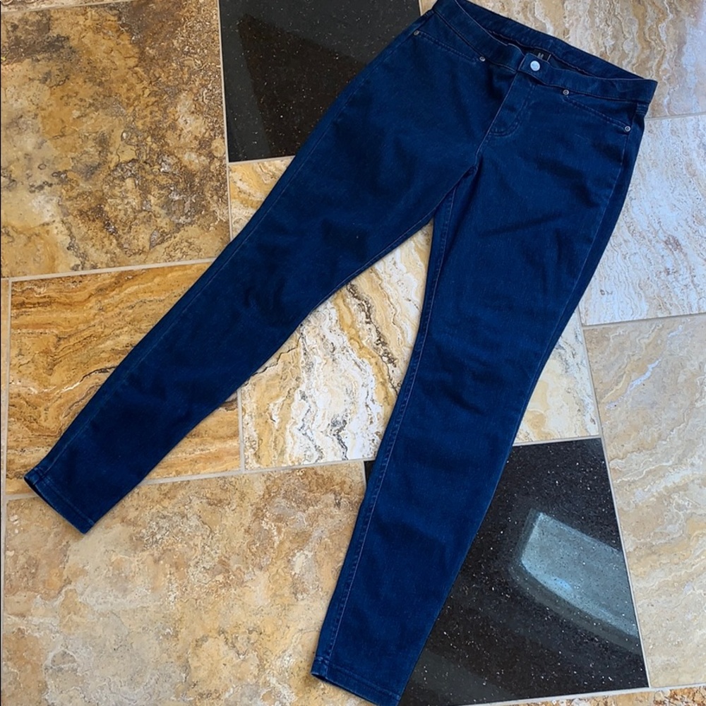 Hue stretchy jegging faux front/real back pockets
